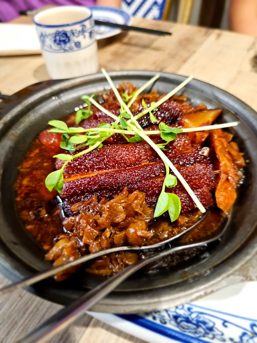 hakka style braised pork with preserved vegetable 客家梅菜扣肉